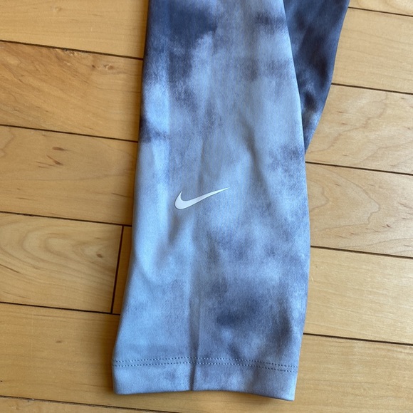Nike One Icon Clash Cropped Legging - Picture 3 of 7